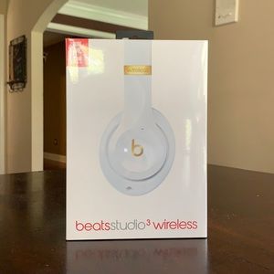 BRAND NEW!! Beats studio wireless 3 headphones